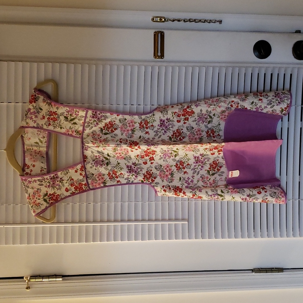Vintage Over the Head Purple Trimmed Floral Smock Apron NWT